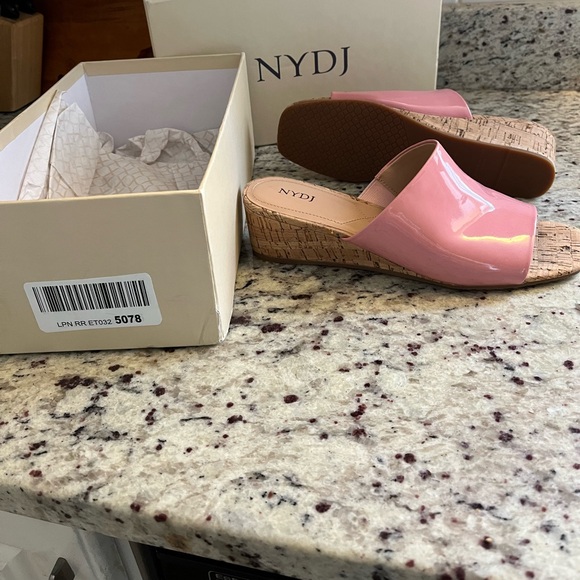 Nydj NEW pink slide on shoes with cork bottom. Size 8. - Picture 1 of 1